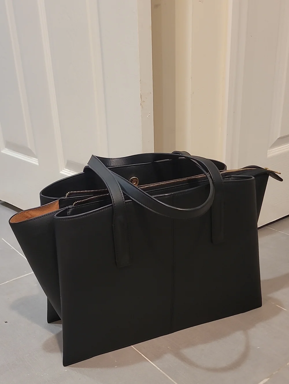 Black Paloma Leather Tote Bag - Picture 1 of 4